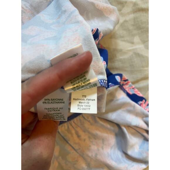 Lilly Pulitzer Traci Long Sleeve Dress Borealis Blue
Swim On Over medium 10652 - Picture 7 of 11